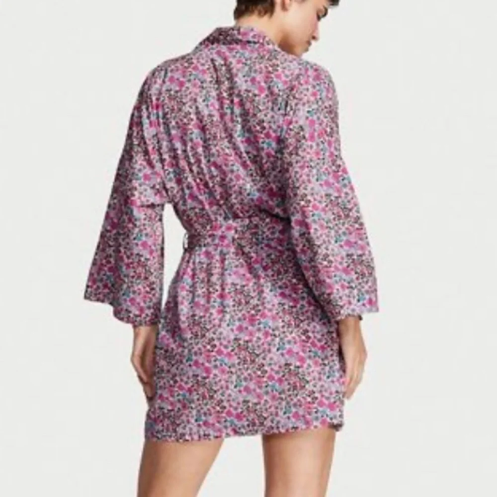 New! Victoria’s Secret pink ditsy floral kimono robe 20248
